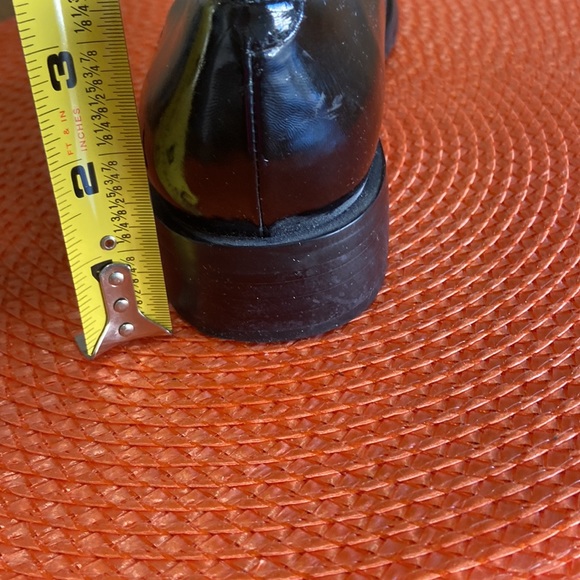 Marquire brand black patent leather oxfords in size 8 1/2 M. - Picture 3 of 5